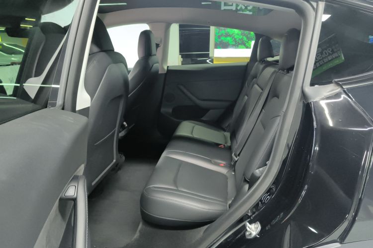 特斯拉 Model Y 2021款 标准续航后驱版中控内饰7004