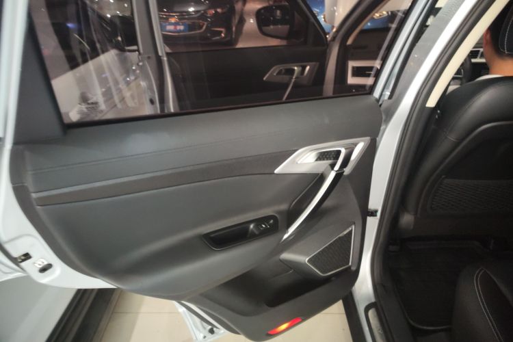 吉利汽车 博越 2016款 1.8TD 自动智联型中控内饰7008