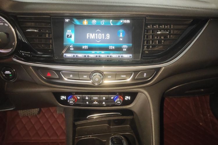 别克 君威 2017款 20T 精英型中控内饰16