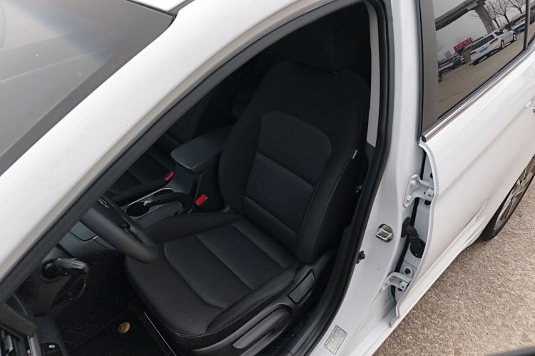 现代 领动 2018款 1.6L 自动15周年特别版中控内饰19