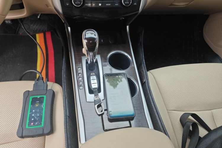 日产 天籁 2013款 2.0L XL舒适版中控内饰18