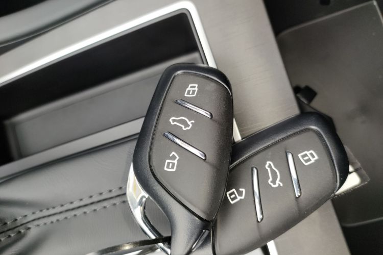 荣威i5 2026款 1.5L CVT豪华版中控内饰7001