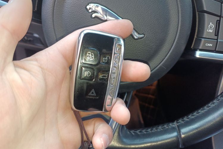 捷豹XFL 2018款 XFL 2.0T 250PS 豪华版中控内饰7001