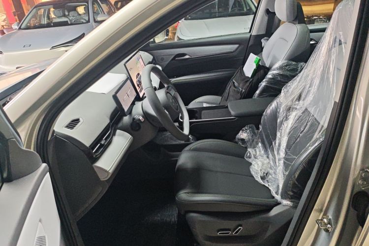 奔腾 悦意03 2025款 565km 乐享版中控内饰19