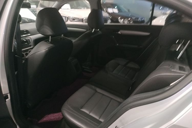 大众 朗逸 2013款 改款经典 1.6L 自动舒适版中控内饰21