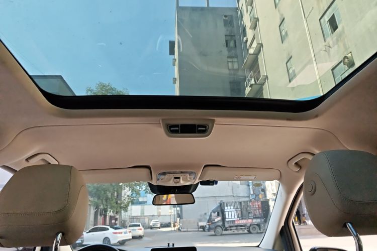 奔驰V级 2020款 V 260 尊贵版中控内饰22