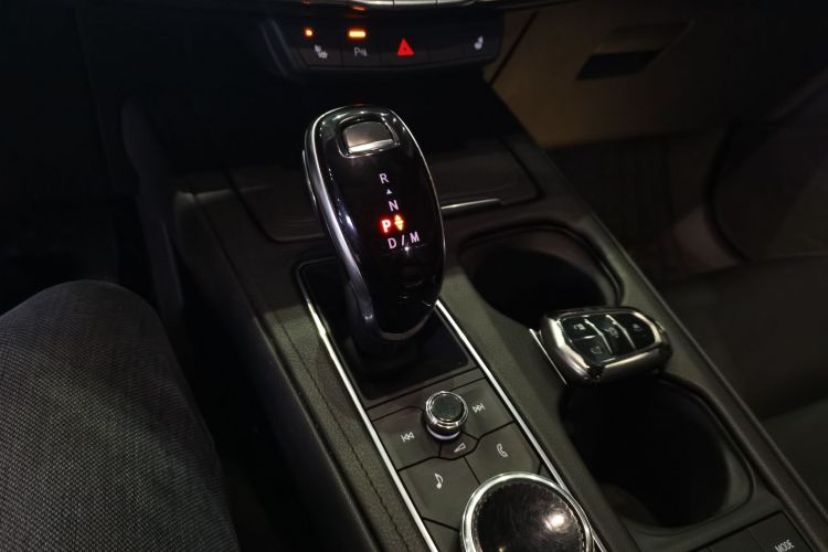 凯迪拉克XT4 2021款 28T 两驱豪华型中控内饰18