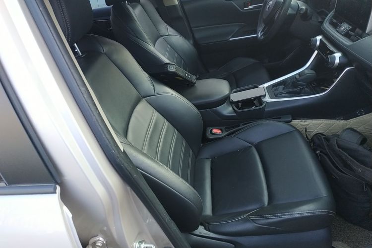 丰田 威兰达 2020款 2.0L CVT两驱豪华版局部细节41