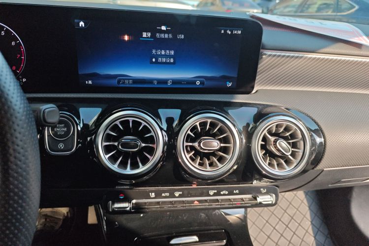 奔驰A级 2023款 A 200 L 时尚型中控内饰16