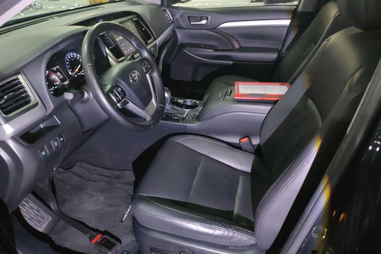 丰田 汉兰达 2021款 2.0T 四驱豪华版 7座局部细节19