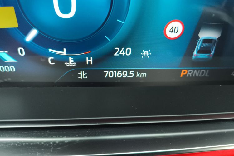 福特 探险者 2023款 EcoBoost 285 四驱钛金版 7座中控内饰15