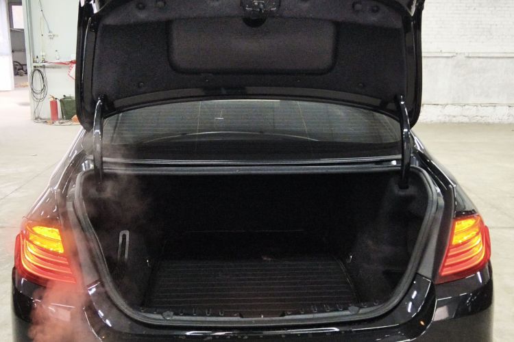 宝马5系 2014款 520Li 典雅型机舱底盘23