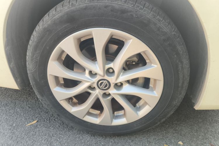 日产 轩逸 2018款 1.6XV CVT尊享版车身外观10