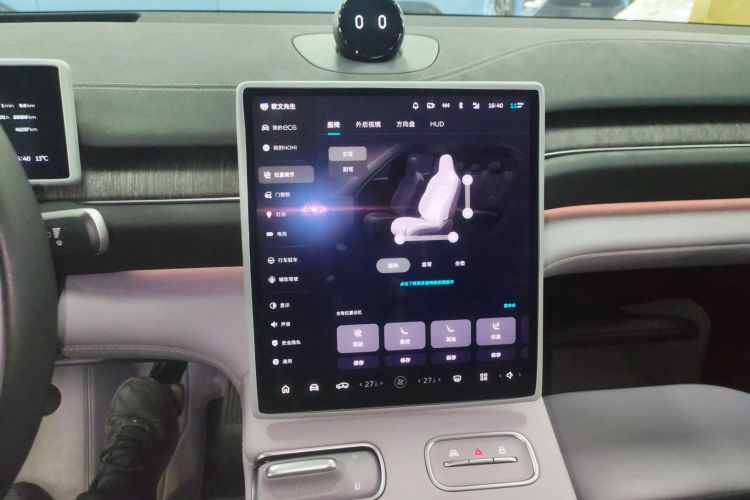 蔚来EC6 2023款 75kWh中控内饰16