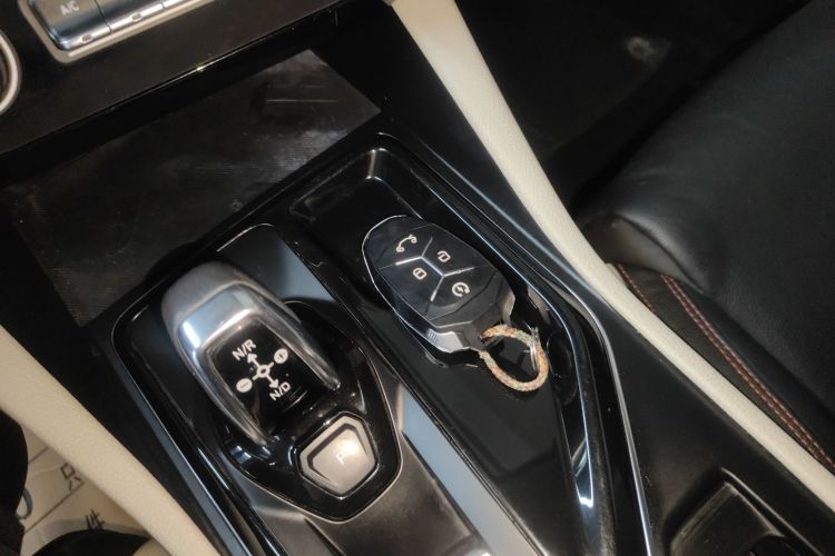 领克02 2018款 1.5T DCT两驱耀Pro版 国V中控内饰11