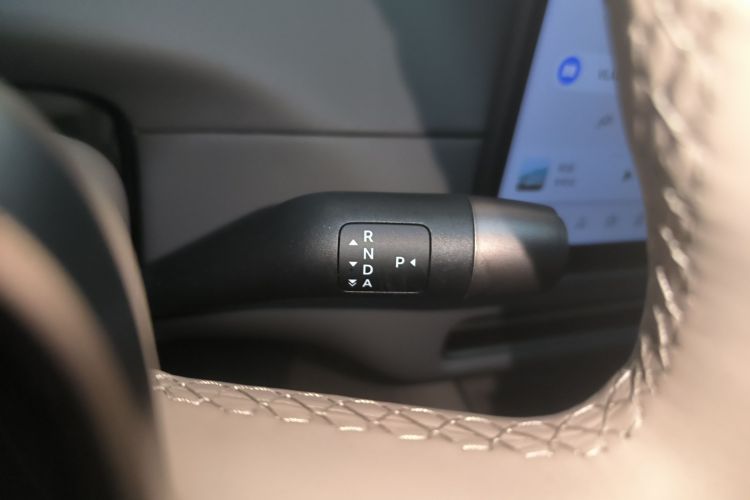 理想汽车 理想i8 2025款 标准版中控内饰18