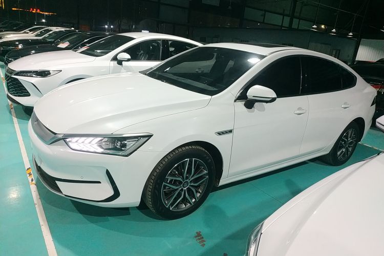 比亚迪 秦PLUS 2023款 冠军版 EV 420KM超越型车身外观4