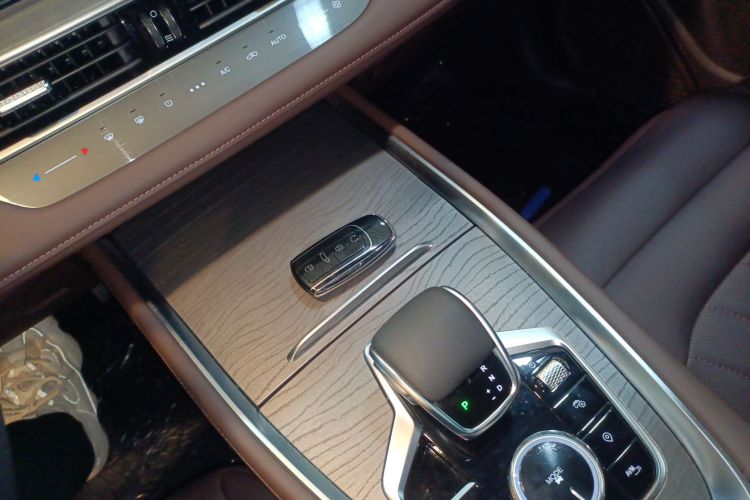 奇瑞 瑞虎8 PRO 2024款 冠军版 390T 两驱巅峰版 7座中控内饰11