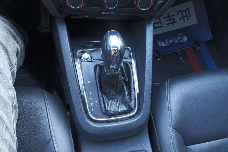 大众 速腾 2018款 1.6L 自动舒适型局部细节18