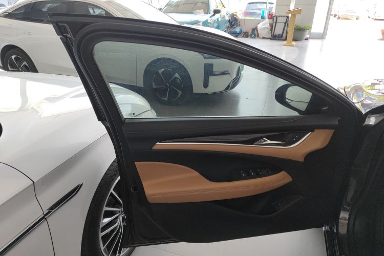 别克 君越 2018款 28T 精英型中控内饰47