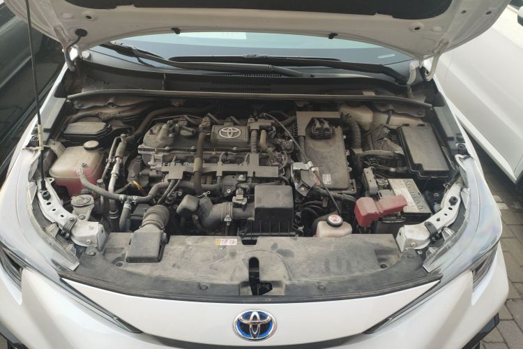 丰田 雷凌 2021款 双擎 1.8H E-CVT运动版机舱底盘24