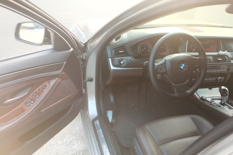 宝马5系 2014款 525Li 豪华设计套装中控内饰20