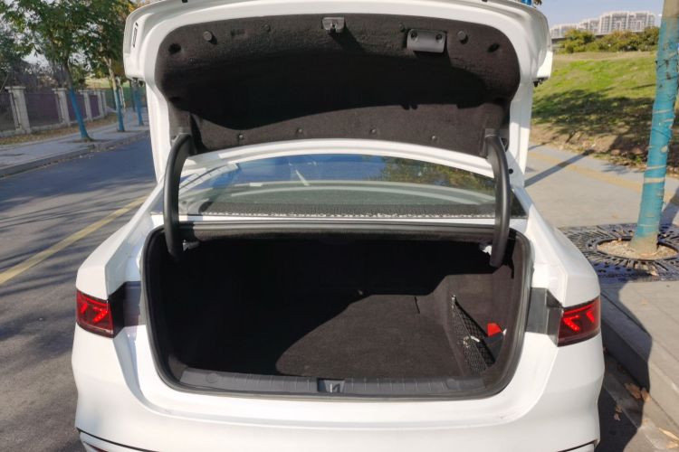 比亚迪 秦PLUS 2021款 DM-i 55KM 旗舰型机舱底盘23