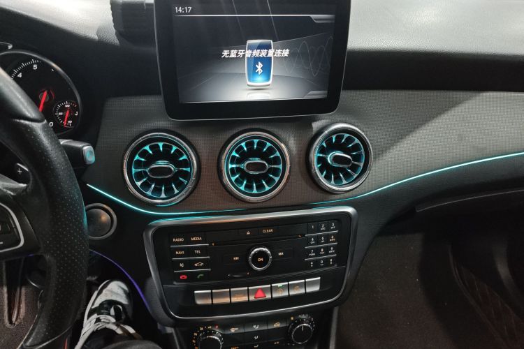 奔驰CLA 2017款 改款 CLA 200 动感型中控内饰16