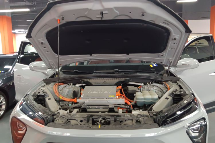 蔚来EC6 2020款 430KM 运动版机舱底盘24