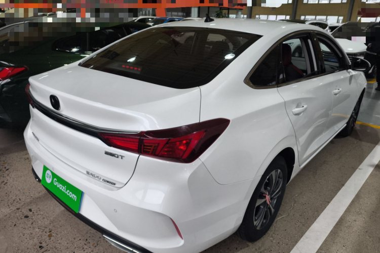 长安 逸动 2021款 PLUS 蓝鲸NE 1.4T GDI DCT尊贵型车身外观7