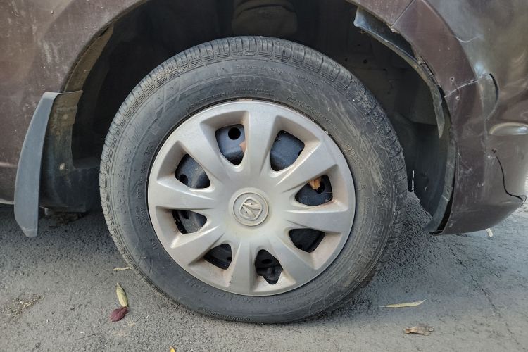 北汽威旺M20 2014款 1.5L实用型BJ415A车身外观10