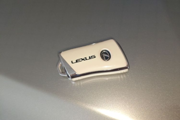 雷克萨斯ES 2023款 200 卓越版中控内饰11