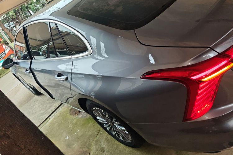 红旗H5 2023款 2.0T 自动智联旗享版车身外观6003