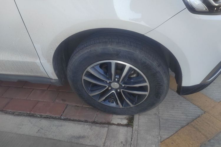 吉利汽车 远景X6 2018款 1.4T CVT 4G互联豪华型车身外观10