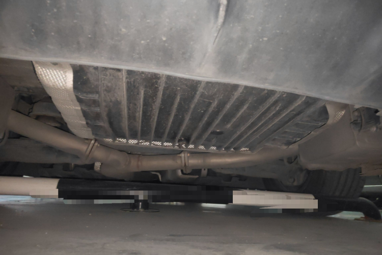 奔驰C级 2018款 C 200 运动版局部细节9009