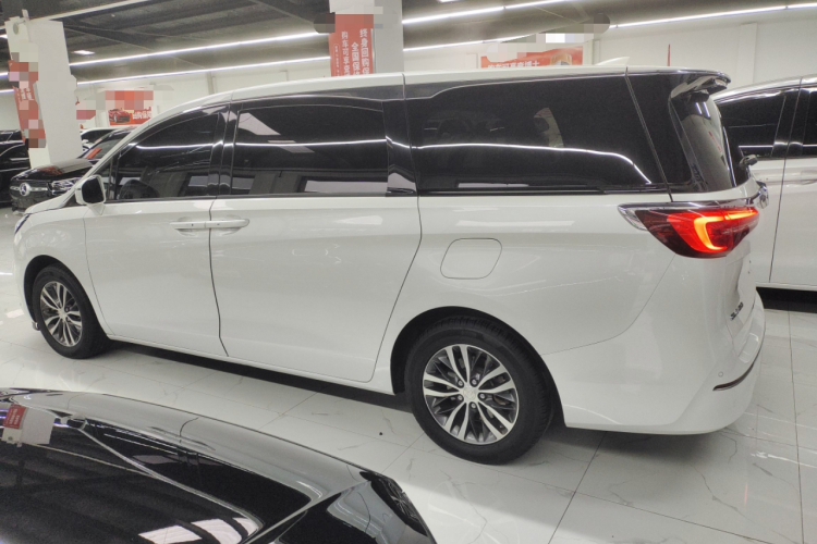 别克GL8 2020款 ES陆尊 653T 舒适型车身外观4