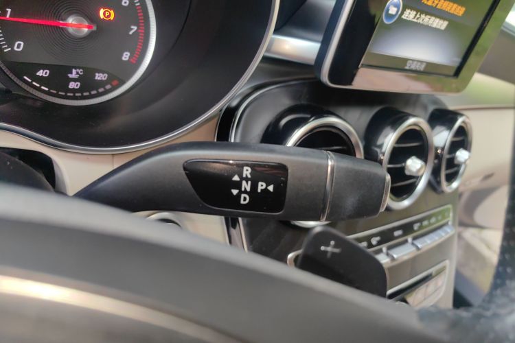 奔驰C级 2017款 改款 C 200 L 运动版局部细节18