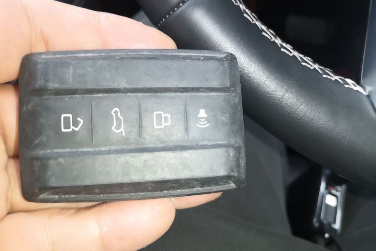 坦克300 2023款 2.0T 铁骑02中控内饰11