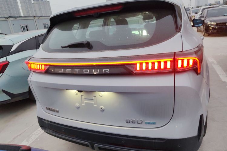 捷途山海L7 2024款 1.5T 120km ULTRA 7座车身外观6