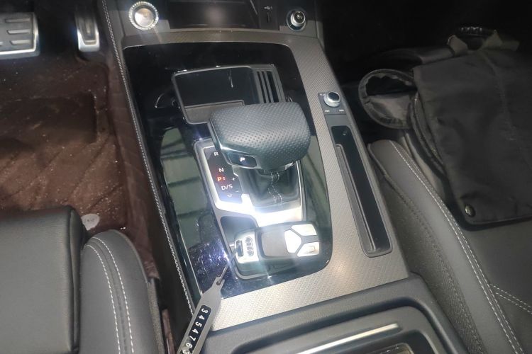 奥迪Q5L 2023款 40T 豪华动感型局部细节18