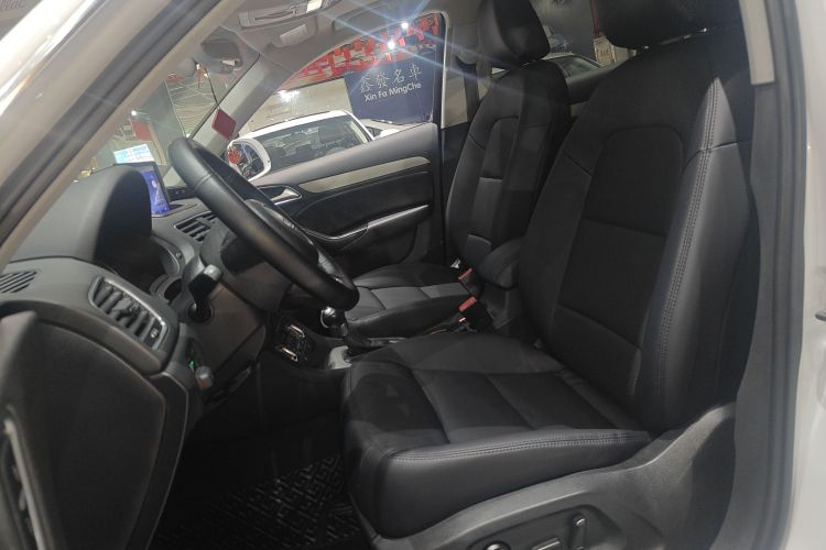 奥迪Q3 2015款 30 TFSI 进取型中控内饰19