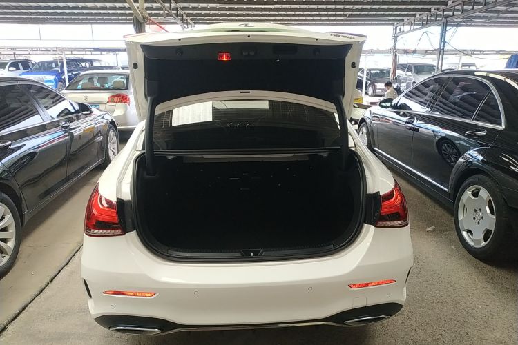 奔驰A级 2020款 改款 A 200 L 运动轿车动感型机舱底盘23