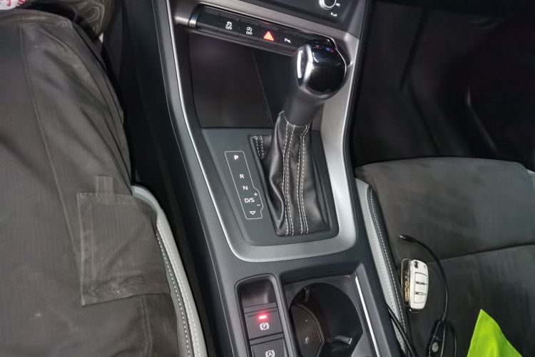 奥迪Q3 2020款 35 TFSI 时尚动感型中控内饰18