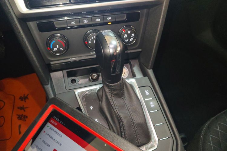 大众 凌渡 2019款 230TSI DSG风尚版 国VI中控内饰18