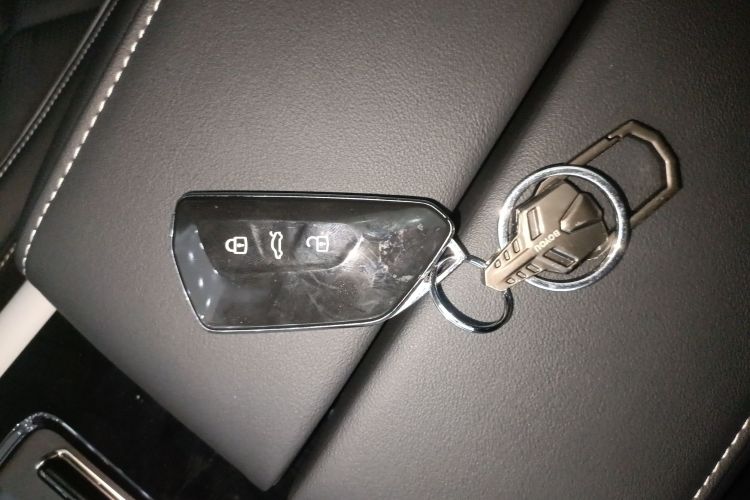 大众 途昂 2024款 380TSI 四驱尊崇豪华版中控内饰11