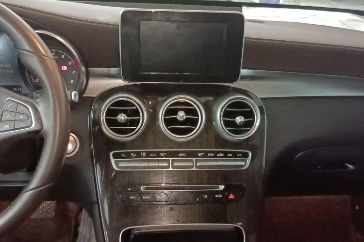 奔驰GLC 2016款 GLC 260 4MATIC 豪华型中控内饰16