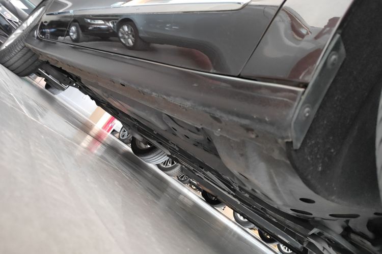 别克 君越 2018款 28T 精英型机舱底盘29