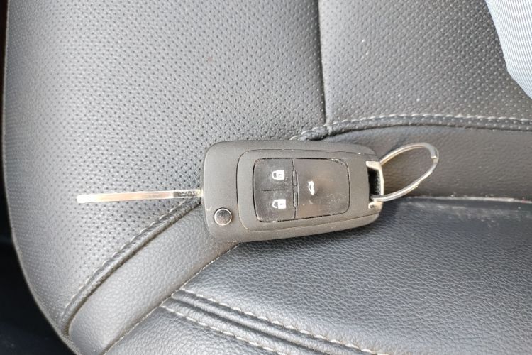 别克 英朗 2021款 改款 典范 1.5L 自动精英型中控内饰7001