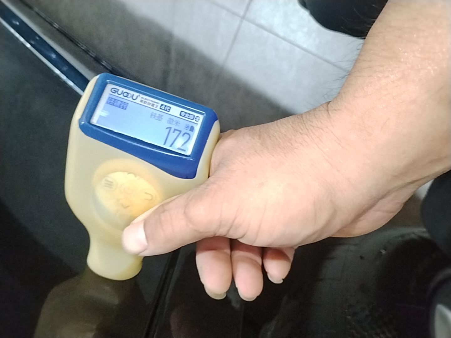 Задняя правая дверь: окрашен