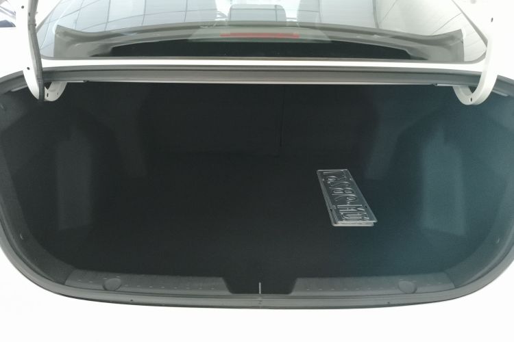 长安 逸动 2023款 畅享版 PLUS 蓝鲸NE 1.4T GDI DCT尊贵版机舱底盘23